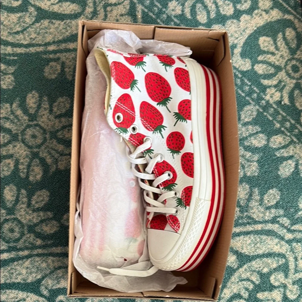 Converse Red and White Heart Print High-Top Sneakers - Picture 4 of 6